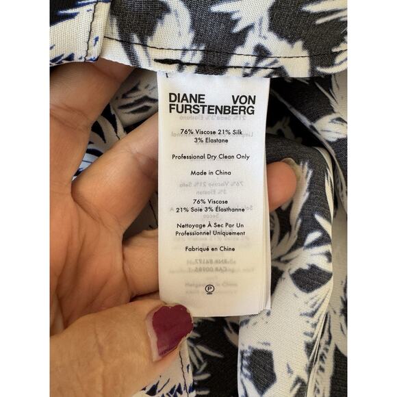 Diane Von Furstenberg Arlene Top Palm Print Silk Blend, M - Picture 9 of 11